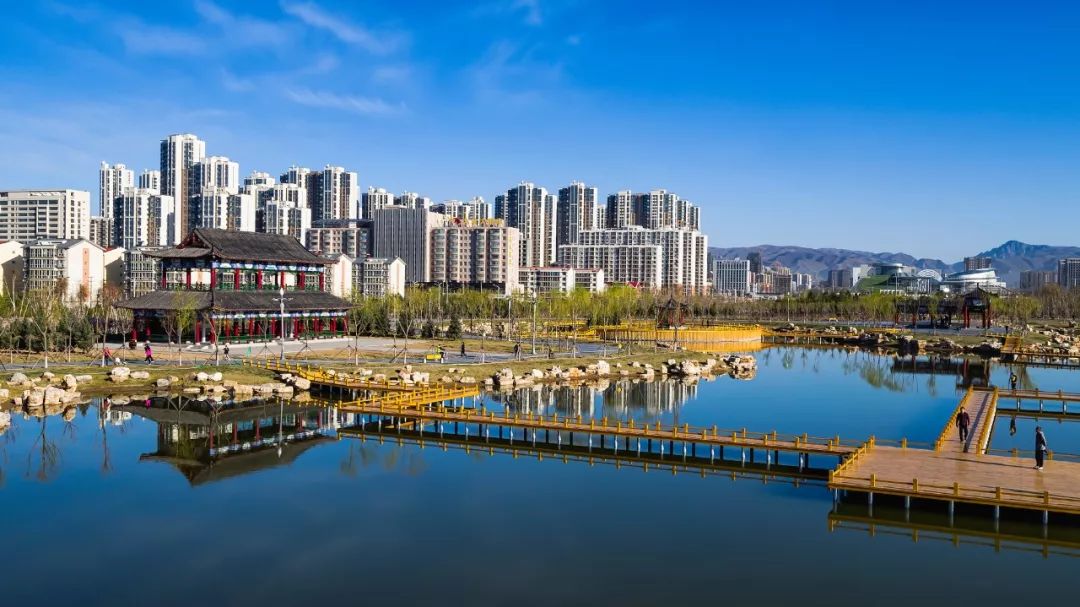 历史与现代交织，呼和浩特城市变迁研究